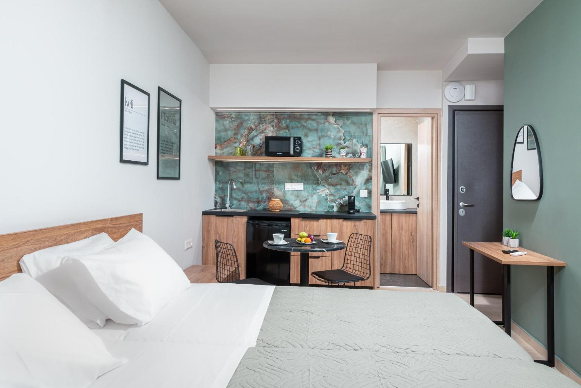 Makas Suites Hersonissos  Exteriör bild