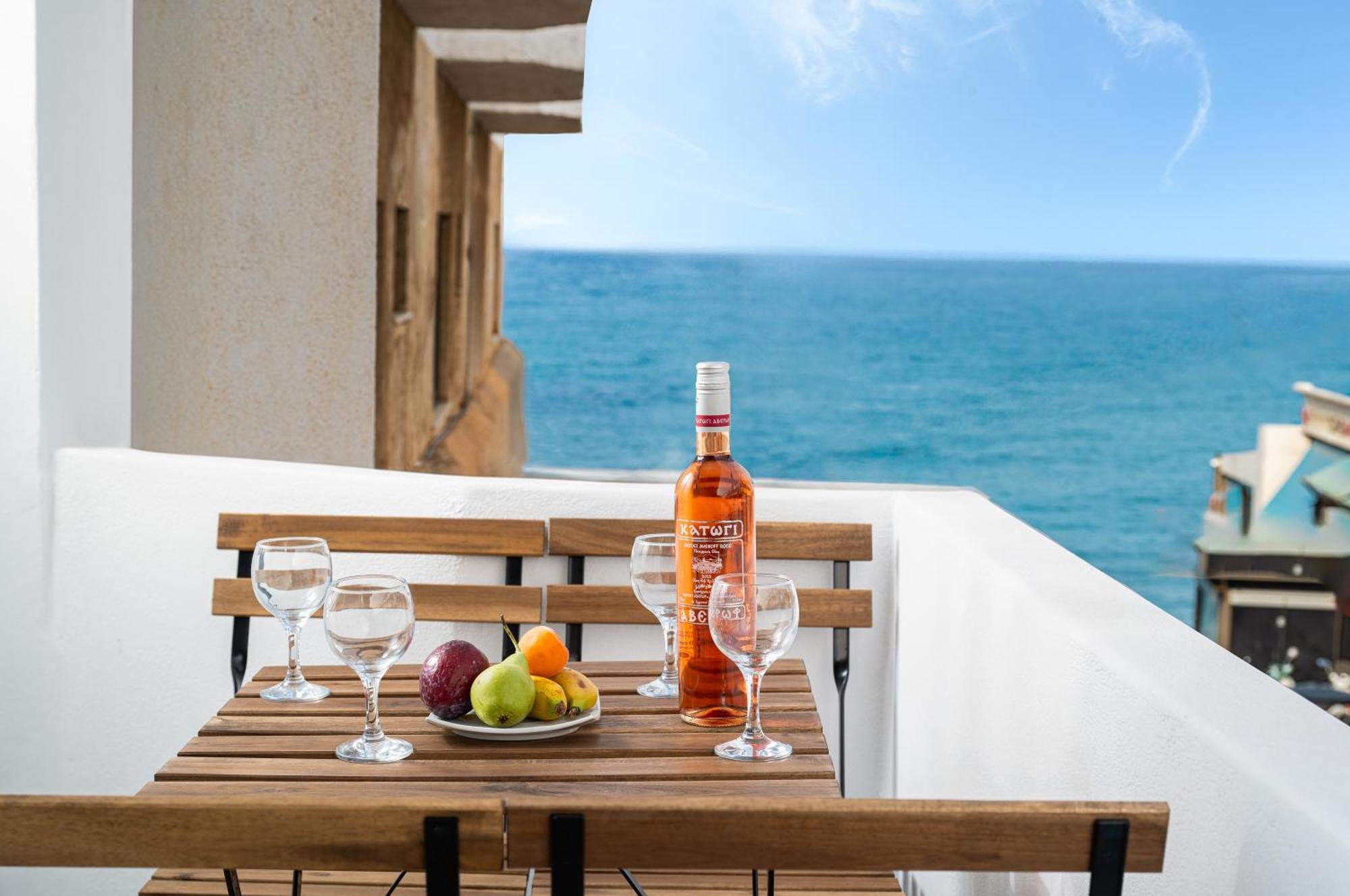 Makas Suites Hersonissos  Exteriör bild
