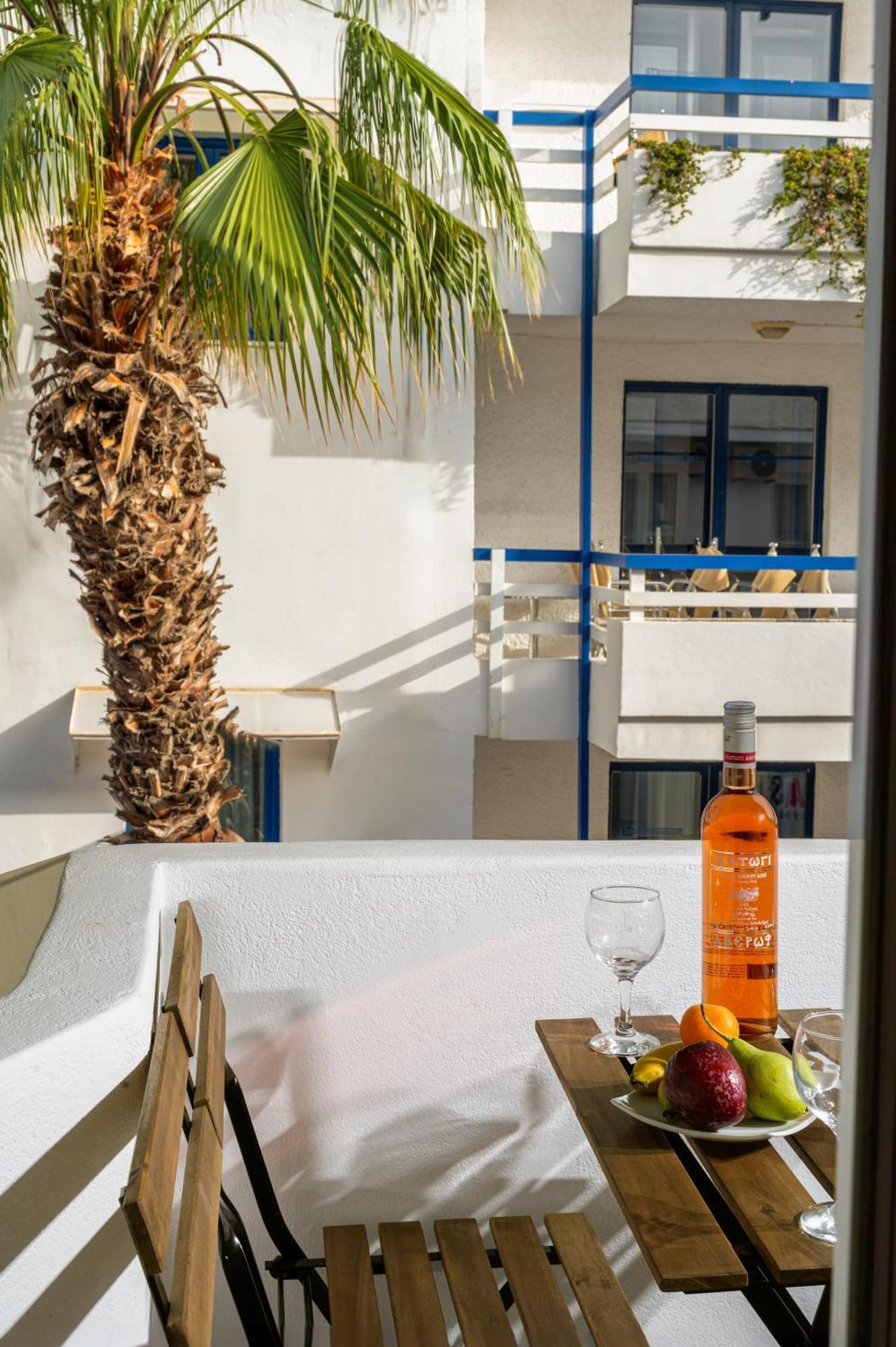 Makas Suites Hersonissos  Exteriör bild